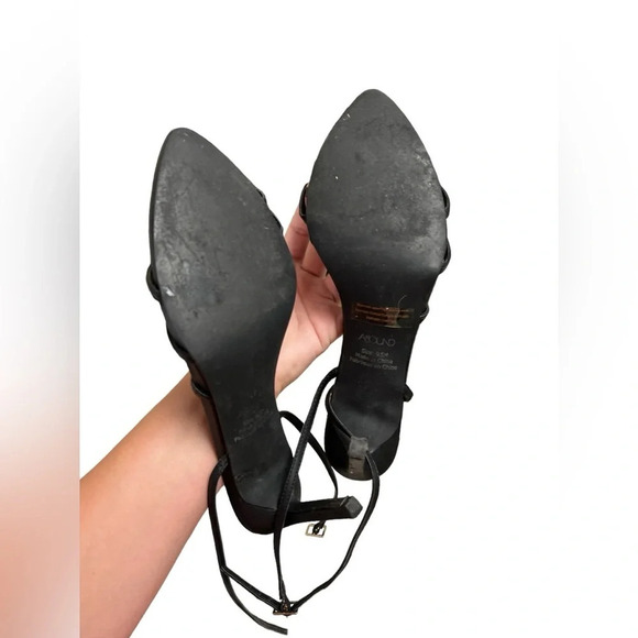 Black strappy pump heels - Picture 3 of 3